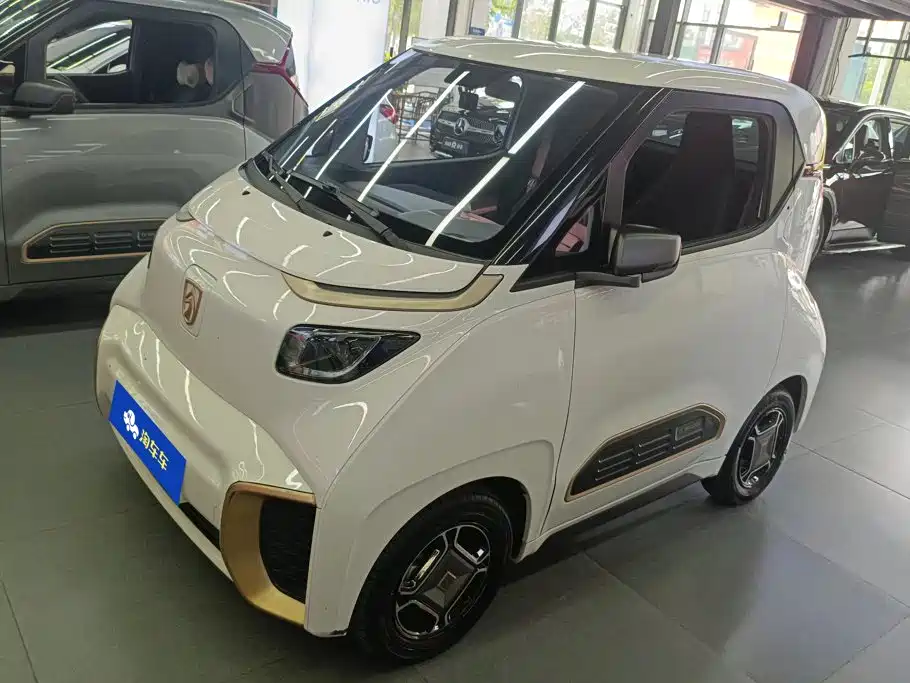 Baojun E200