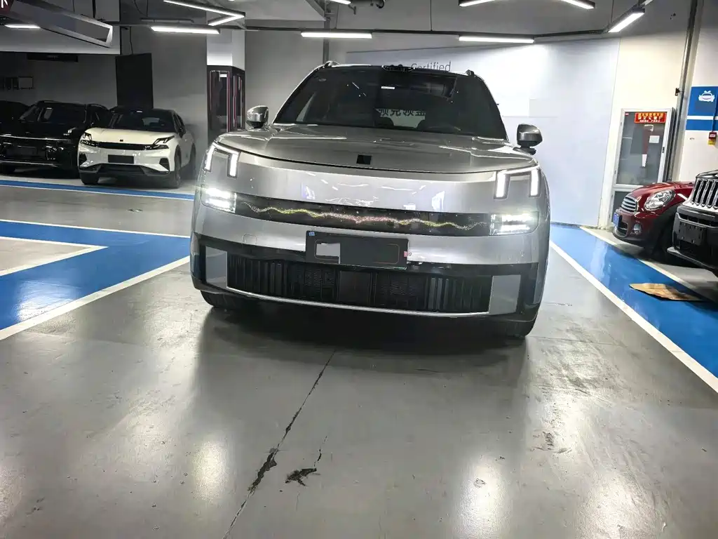 Lynk & Co 900 2025 2.0T Ultra 6 мест
