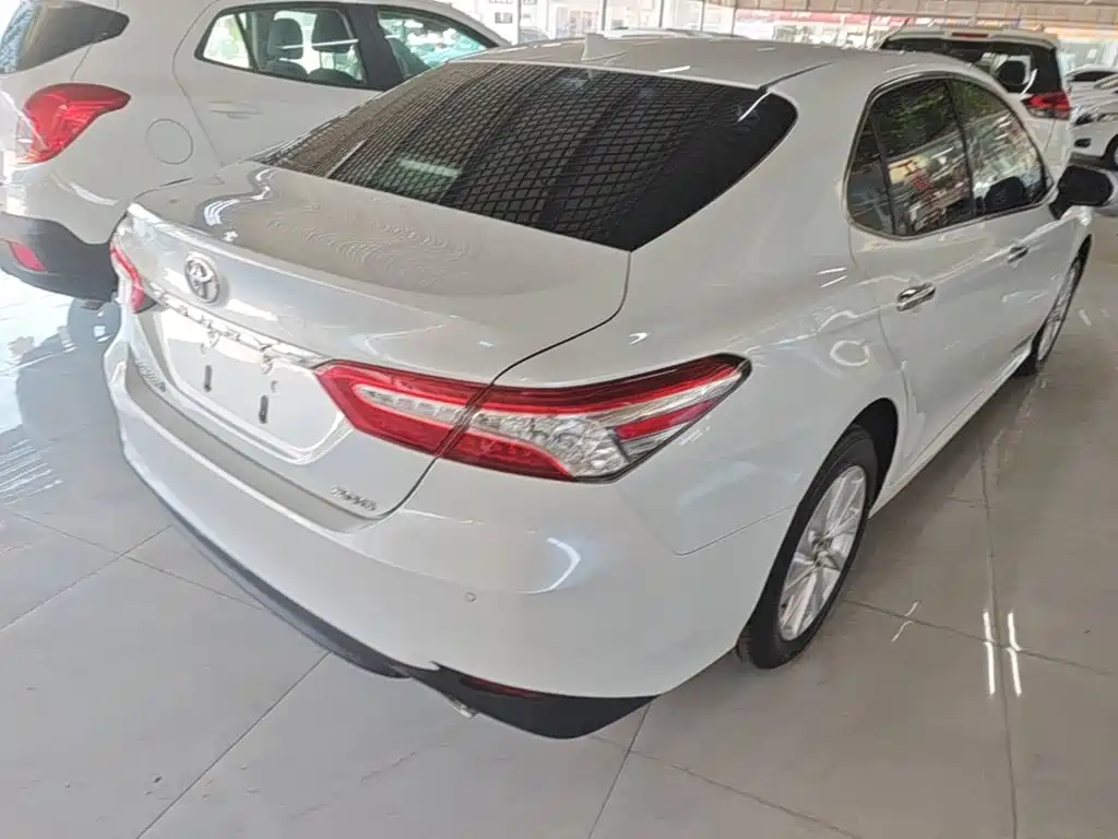 Toyota Camry — миниатюра 7