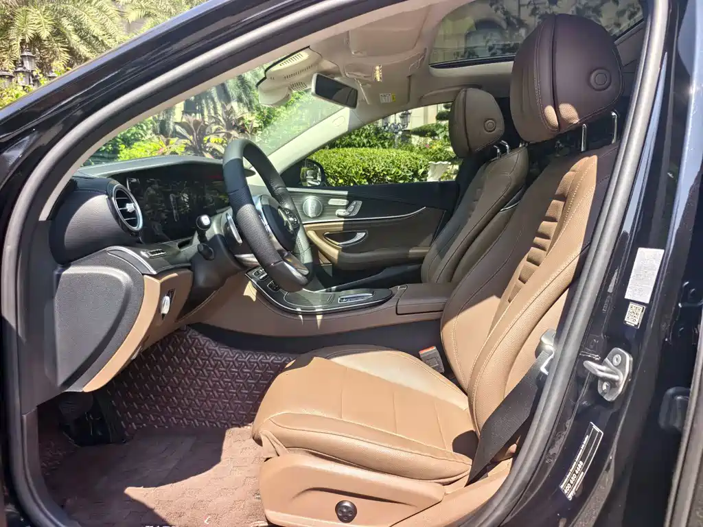Mercedes-Benz E-Class — миниатюра 9