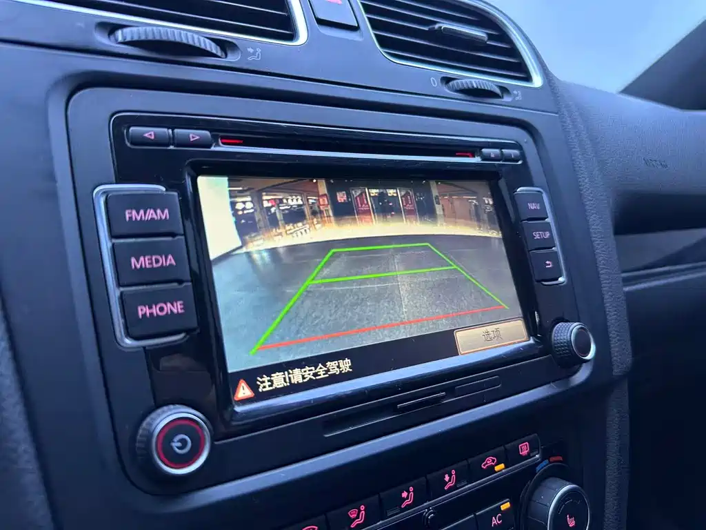Volkswagen Golf GTI — миниатюра 13