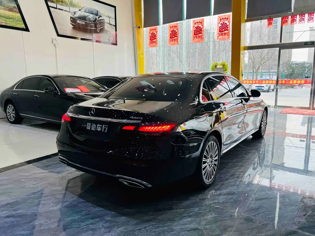 MERCEDES-BENZ E CLASS