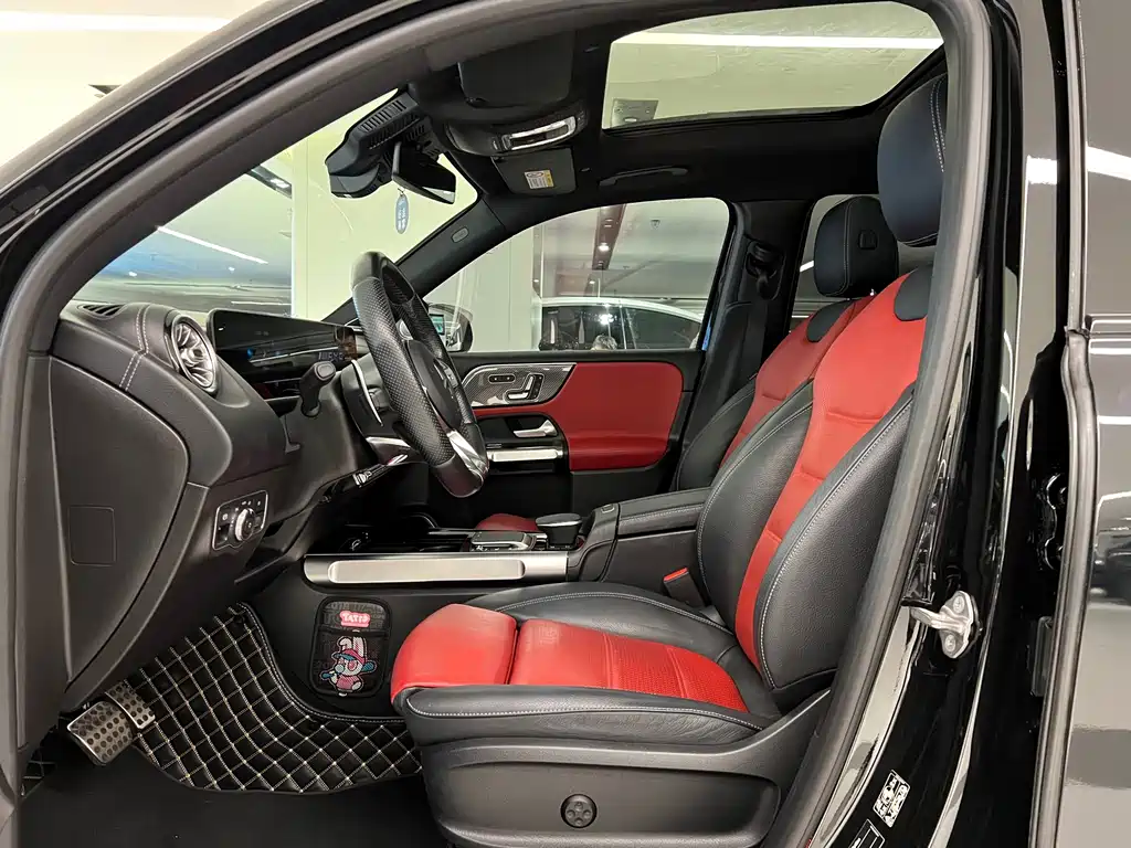 MERCEDES-BENZ GLB AMG