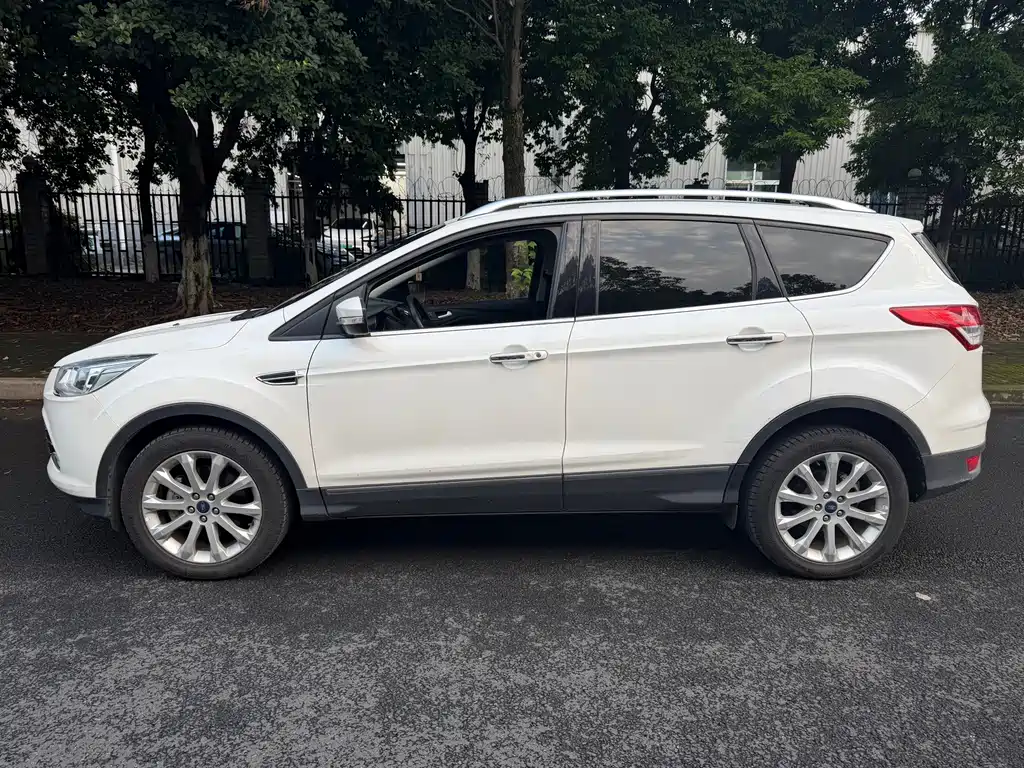 Ford Kuga — миниатюра 7