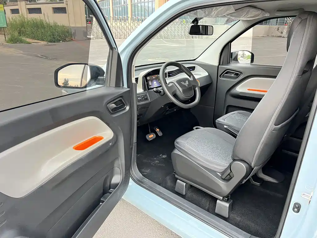 Wuling MINIEV — миниатюра 9