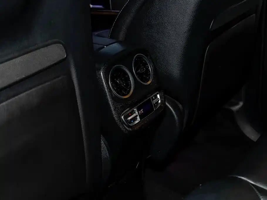Mercedes-Benz G-Class — миниатюра 11