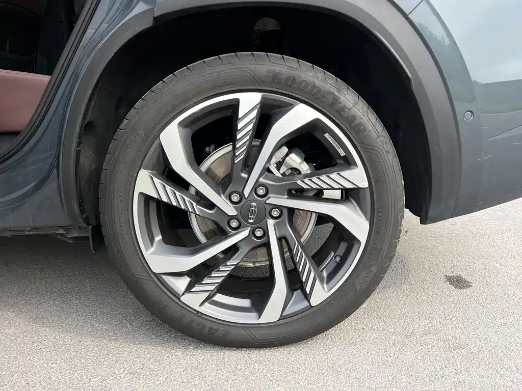 Geely Xingyue L — миниатюра 23