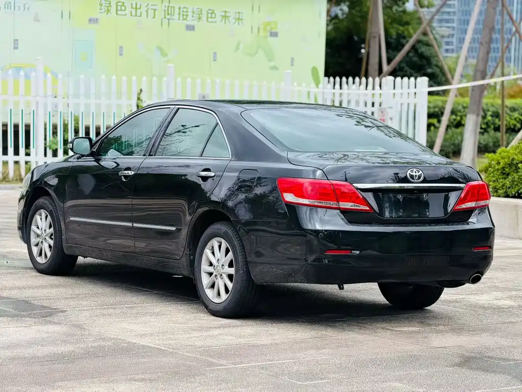 Toyota Camry — миниатюра 7