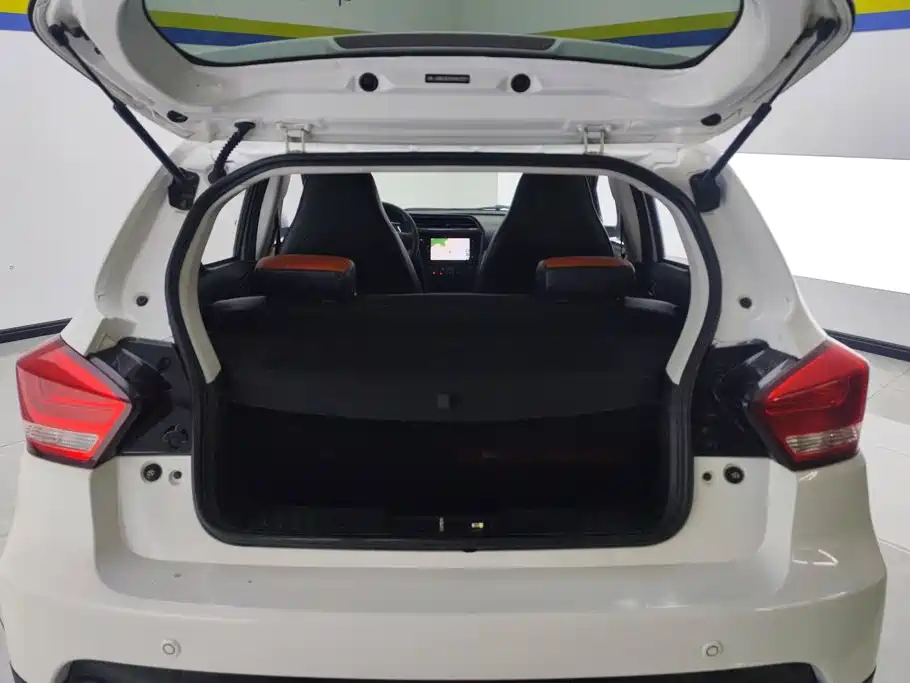 BAIC New Energy EC — миниатюра 4