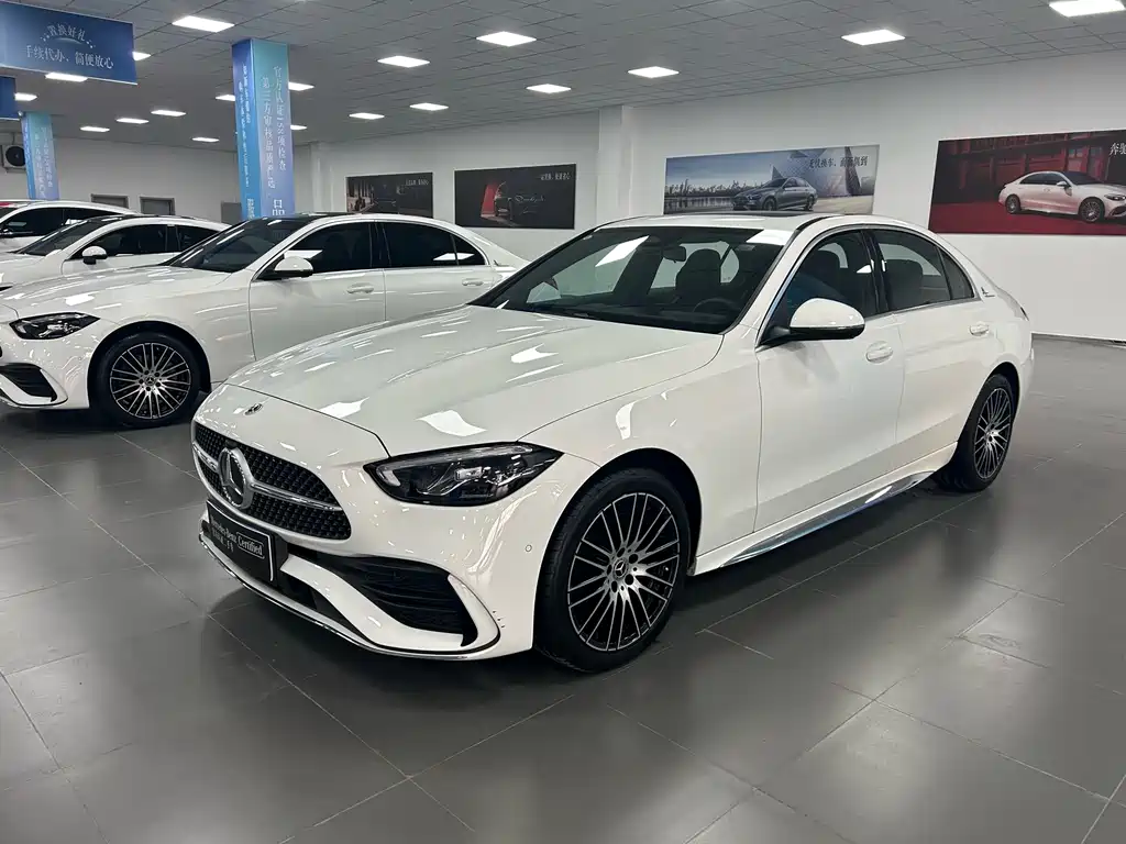Mercedes-Benz C-Class 2024
