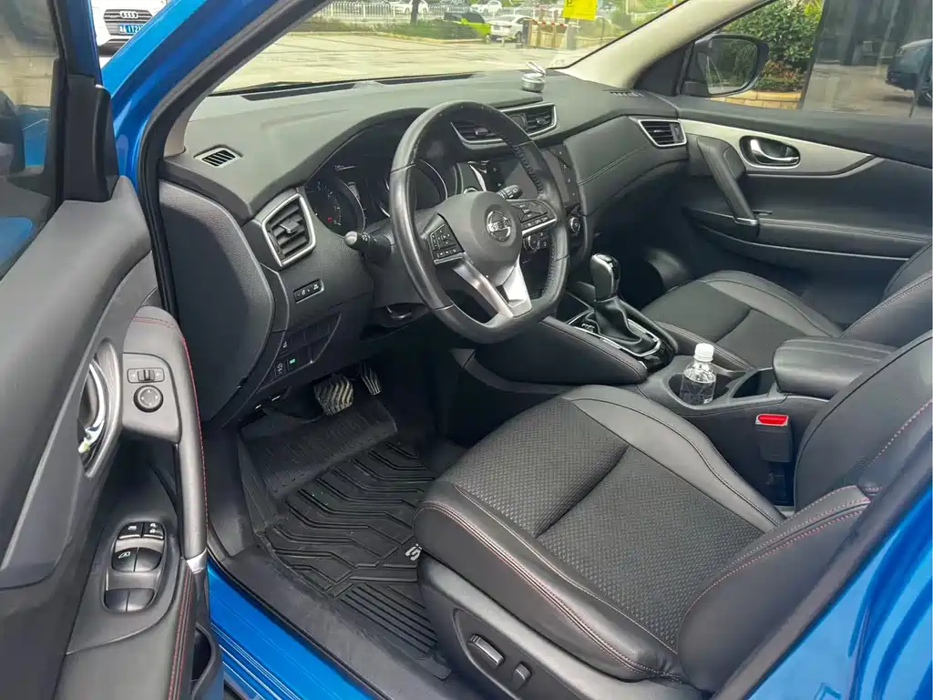 Nissan Qashqai — миниатюра 8