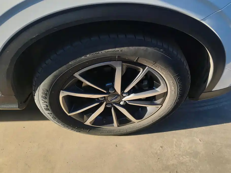 Geely Binyue — миниатюра 6