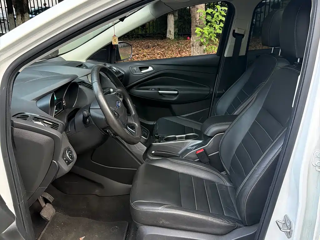 Ford Kuga — миниатюра 12