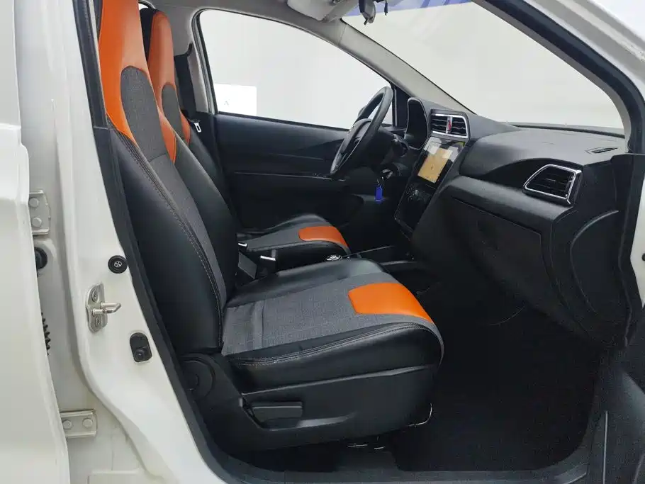 BAIC New Energy EC — миниатюра 8