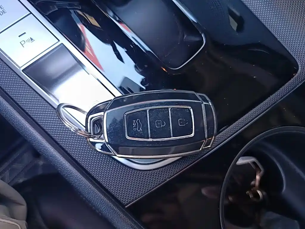 Hyundai Elantra — миниатюра 9
