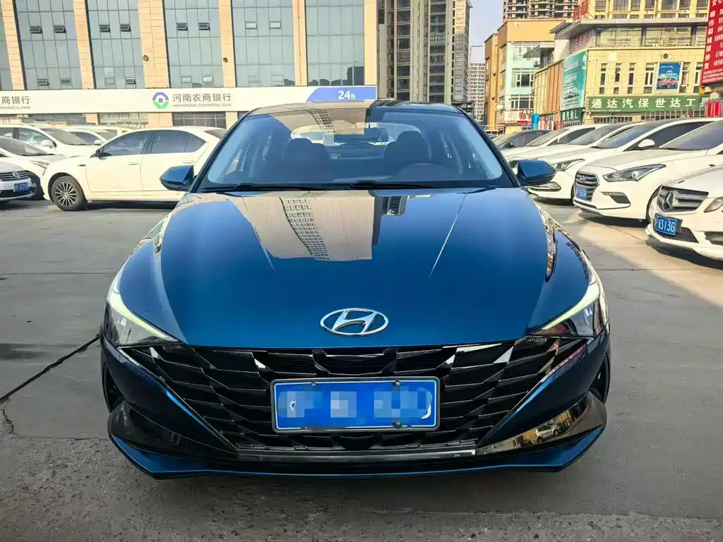 HYUNDAI ELANTRA