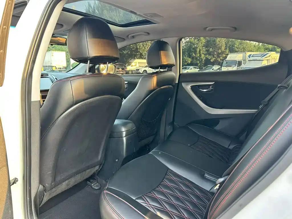 Hyundai Elantra Langdong — миниатюра 6