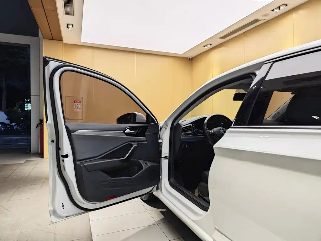 Volkswagen Sagitar — миниатюра 7