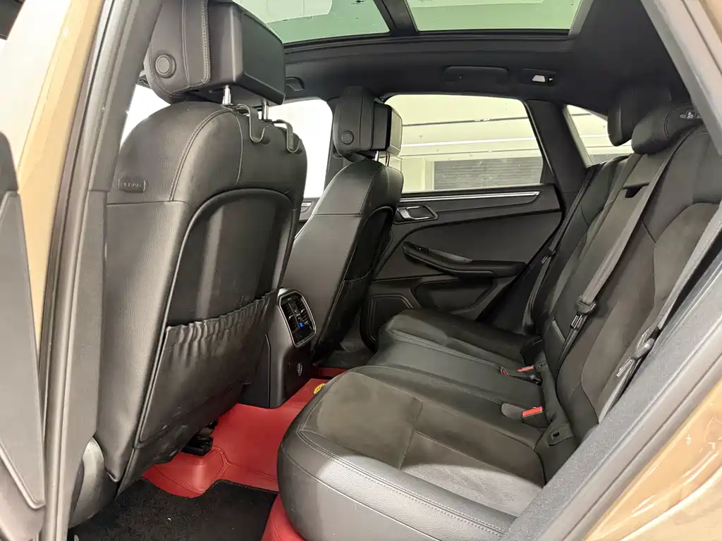 Porsche Macan — миниатюра 10