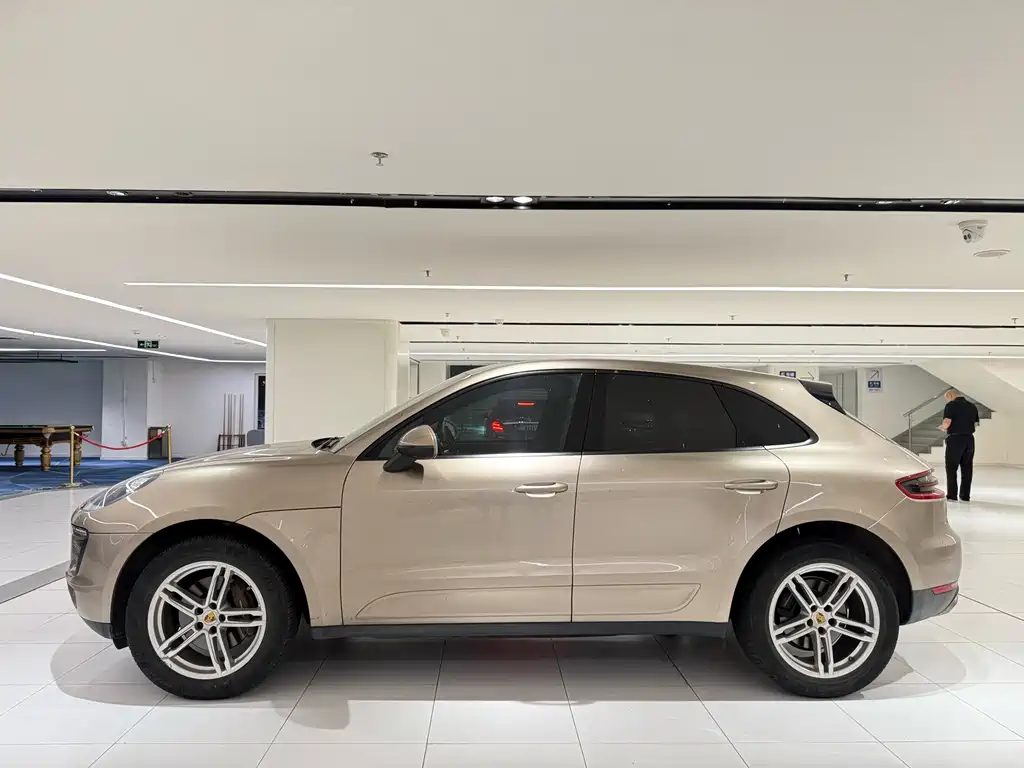 Porsche Macan — миниатюра 4