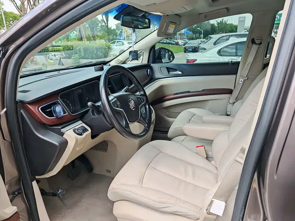 Buick GL8 — миниатюра 5