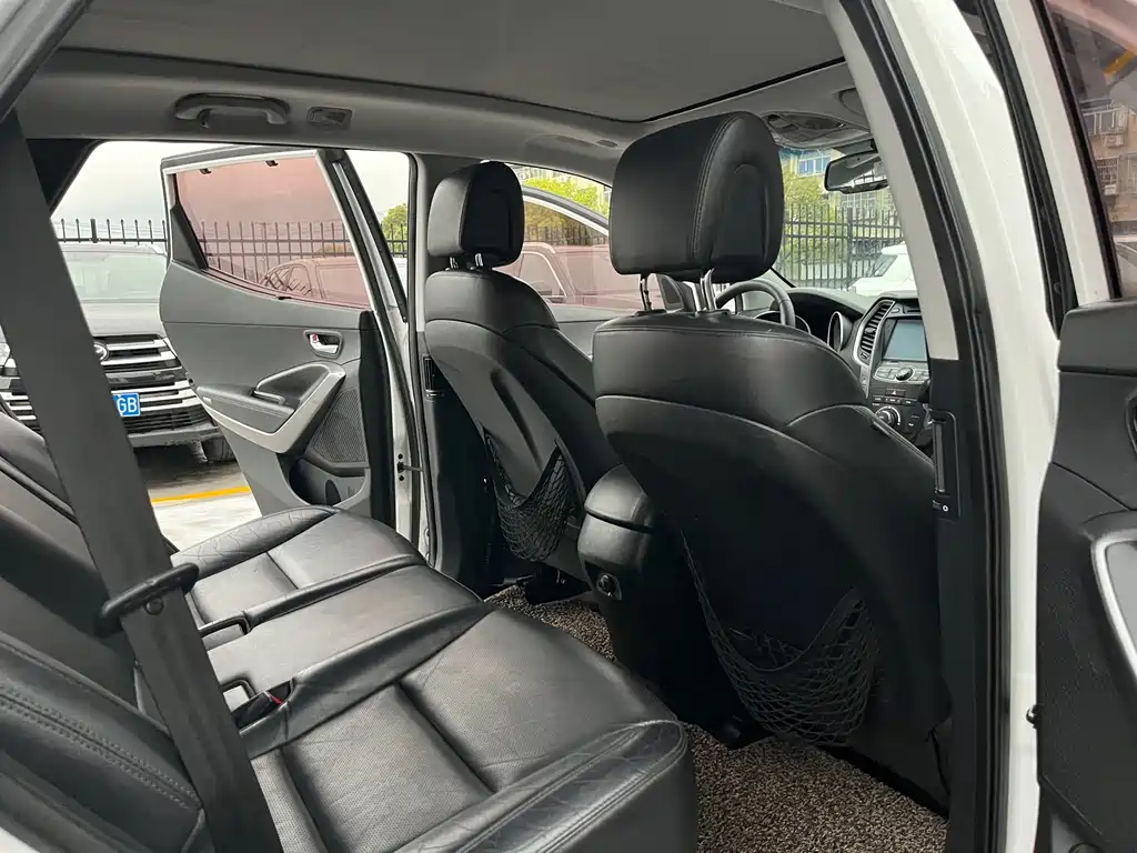 Hyundai Santa Fe — миниатюра 8