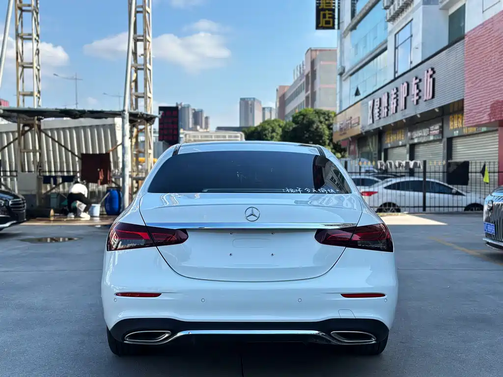 MERCEDES-BENZ E CLASS