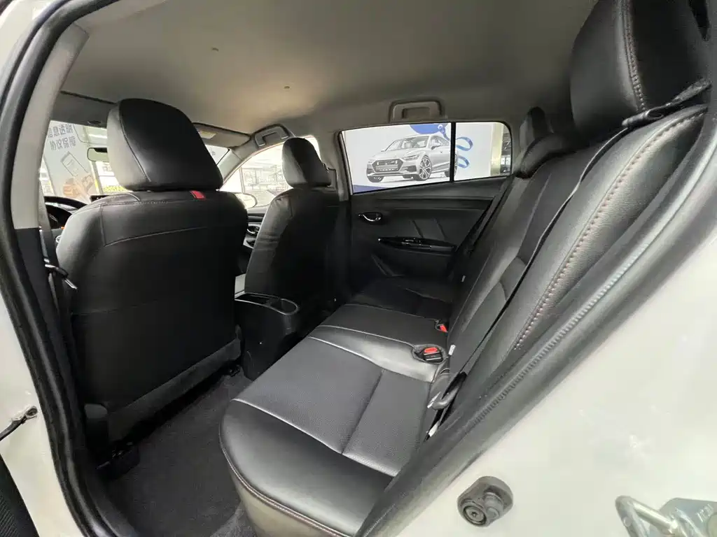 Toyota Yaris L — миниатюра 7