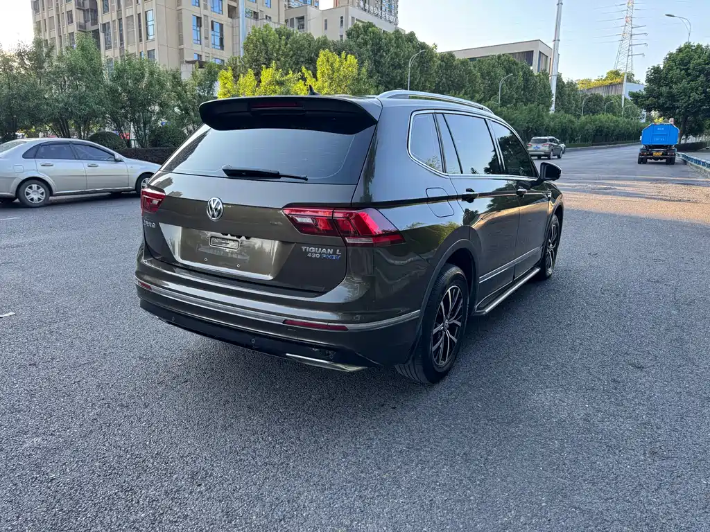 Volkswagen Tiguan L PHEV - фото 9