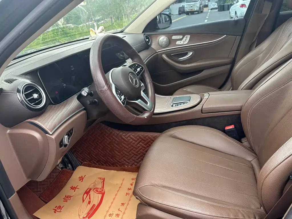 Mercedes-Benz E-Class — миниатюра 4