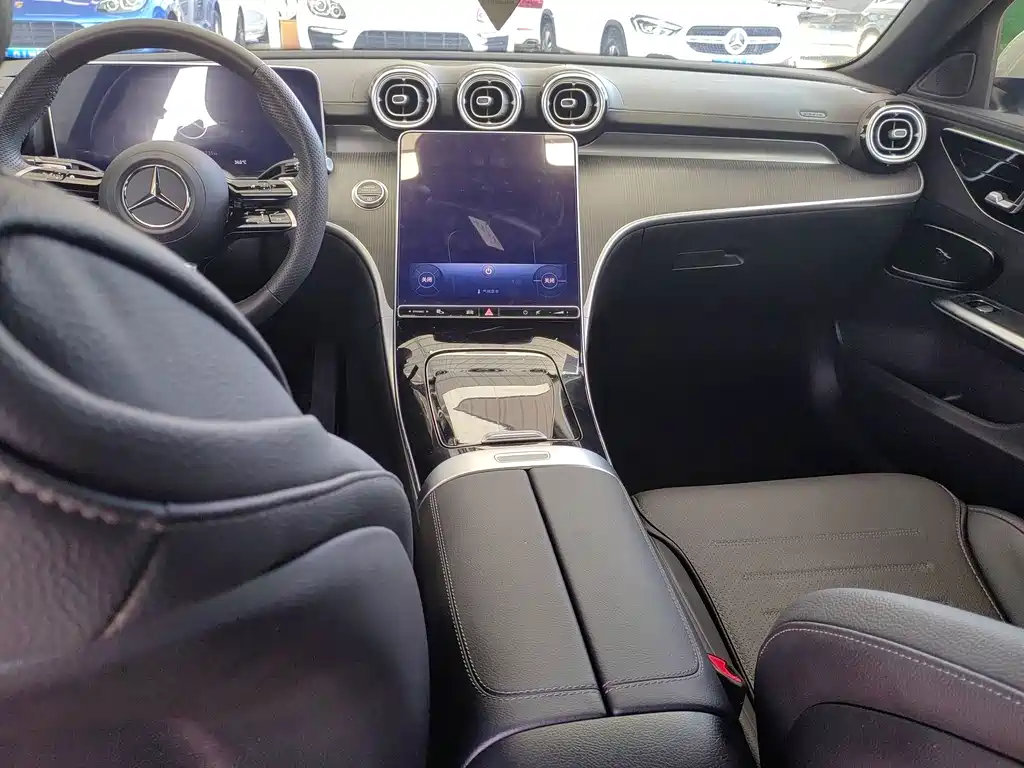 Mercedes-Benz C-Class — миниатюра 8