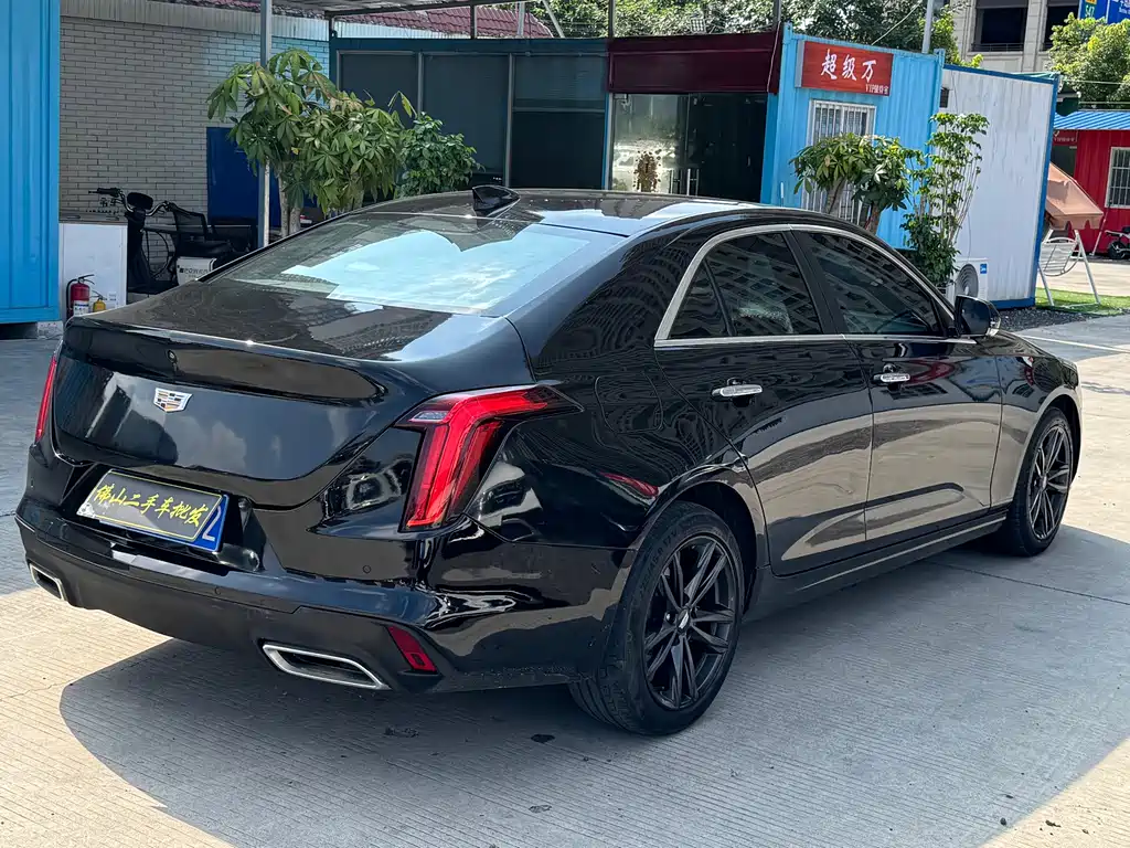 Cadillac CT4 2022 28T