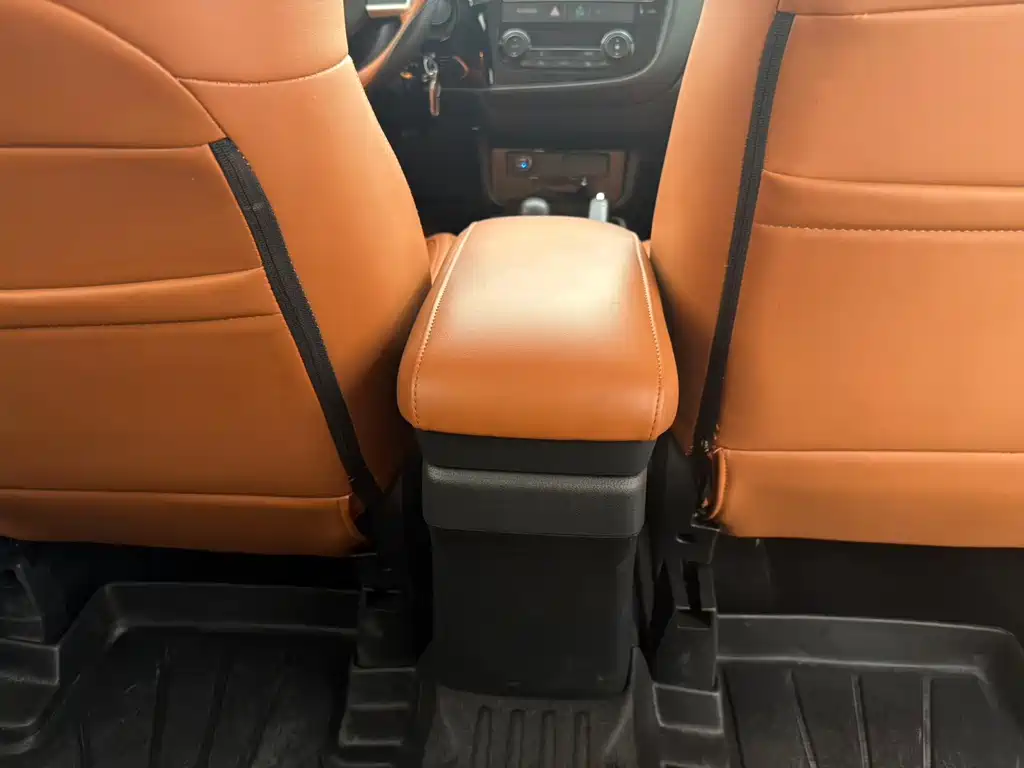 Mitsubishi Outlander — миниатюра 14