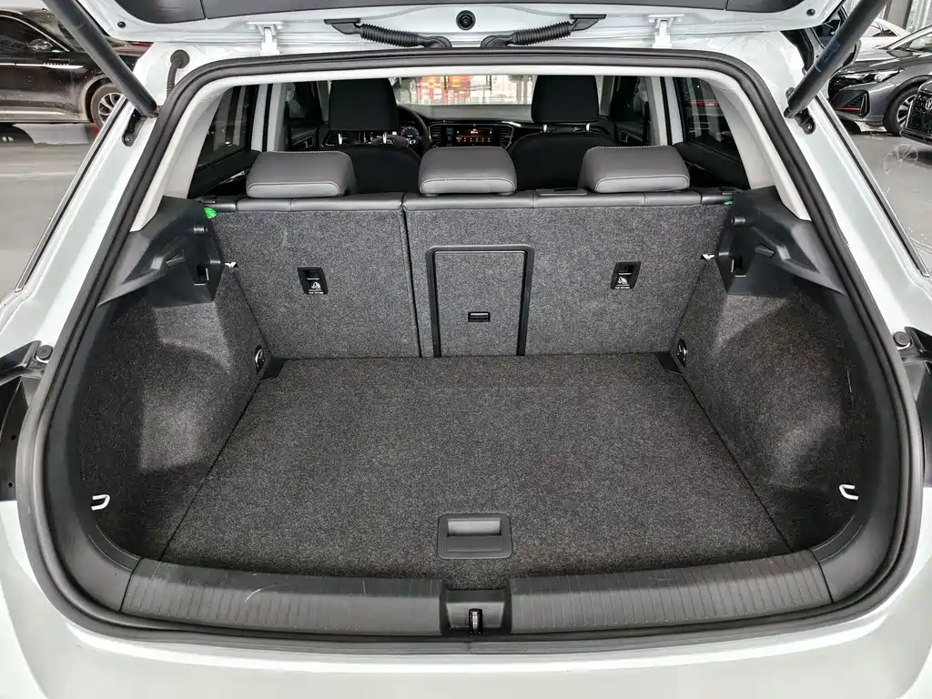 VOLKSWAGEN T ROC EXPLORING SONGS