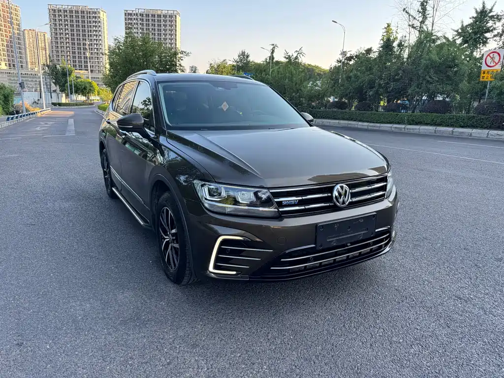 Volkswagen Tiguan L PHEV - фото 3