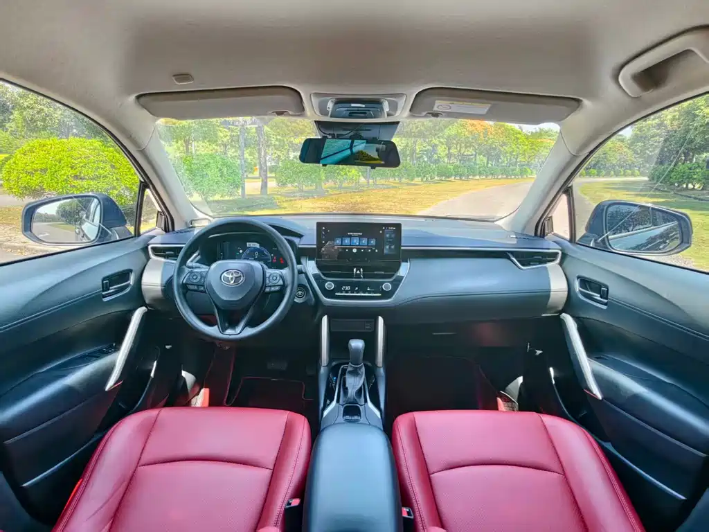 Toyota Corolla Cross — миниатюра 7