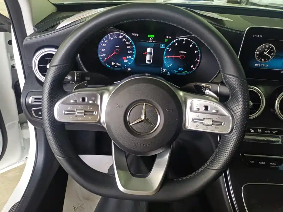Mercedes-Benz C-Class — миниатюра 15