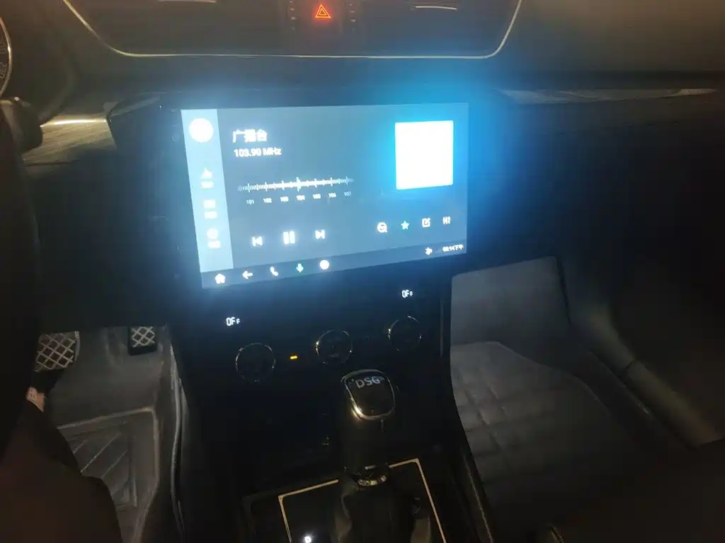 Skoda Superb — миниатюра 9