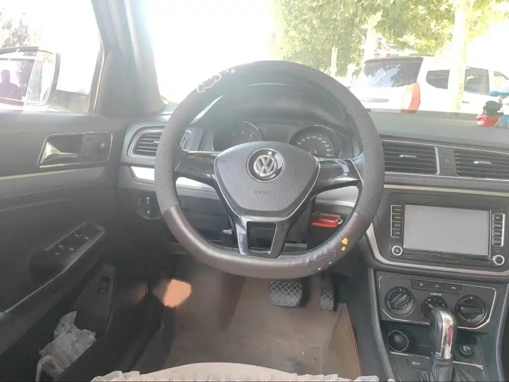 Volkswagen Lavida — миниатюра 13