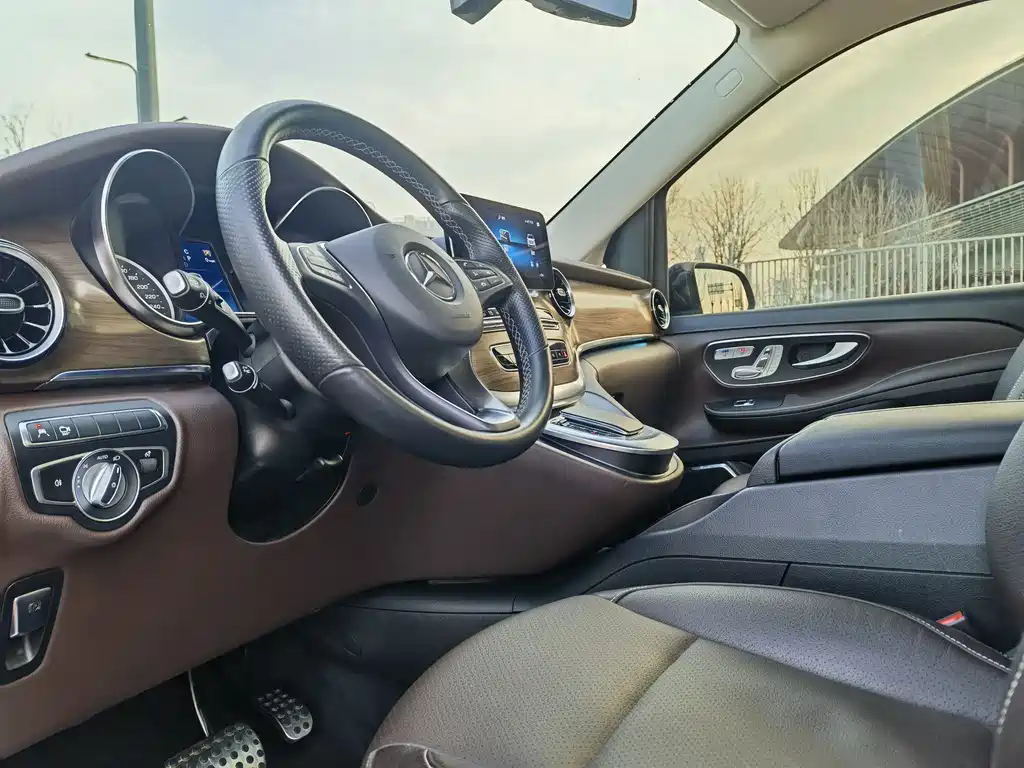 MERCEDES-BENZ V CLASS