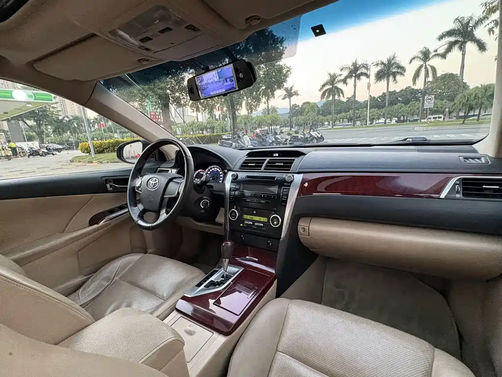 Toyota Camry — миниатюра 7