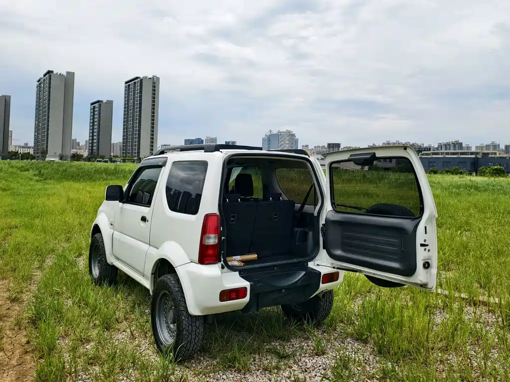 Suzuki Jimny — миниатюра 14
