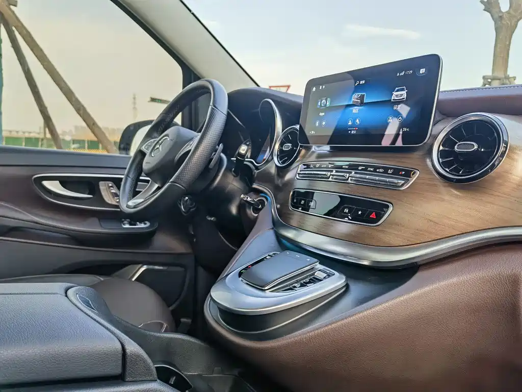 MERCEDES-BENZ V CLASS