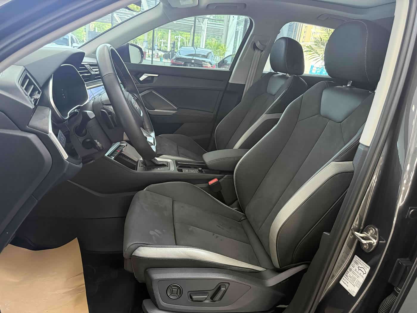 Mazda CX-5 1.4 л 2023 г. Серебристо-серый, пробег 17500 км