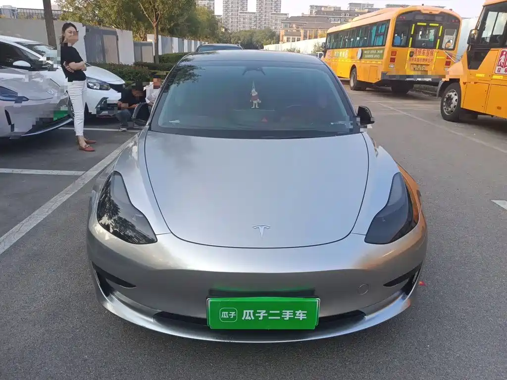 Tesla Model 3 — миниатюра 2