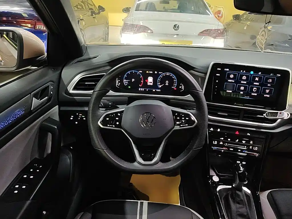 Volkswagen T-Roc — миниатюра 11