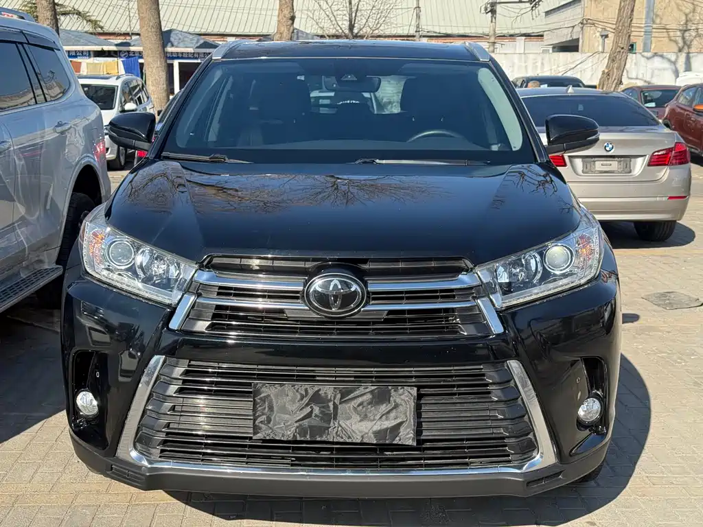 TOYOTA HIGHLANDER