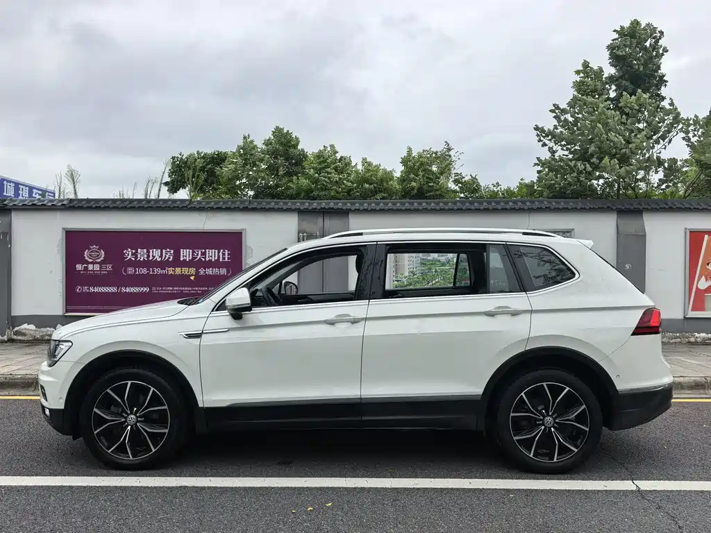 Volkswagen Tiguan L — миниатюра 16