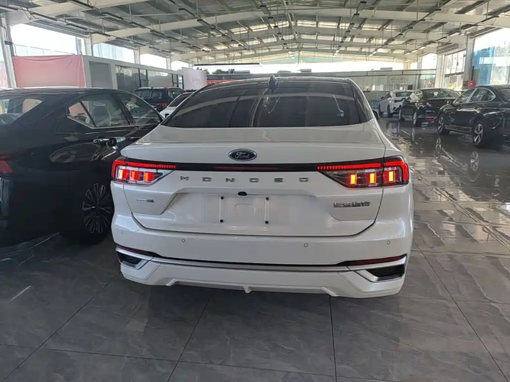 Ford Mondeo — миниатюра 6