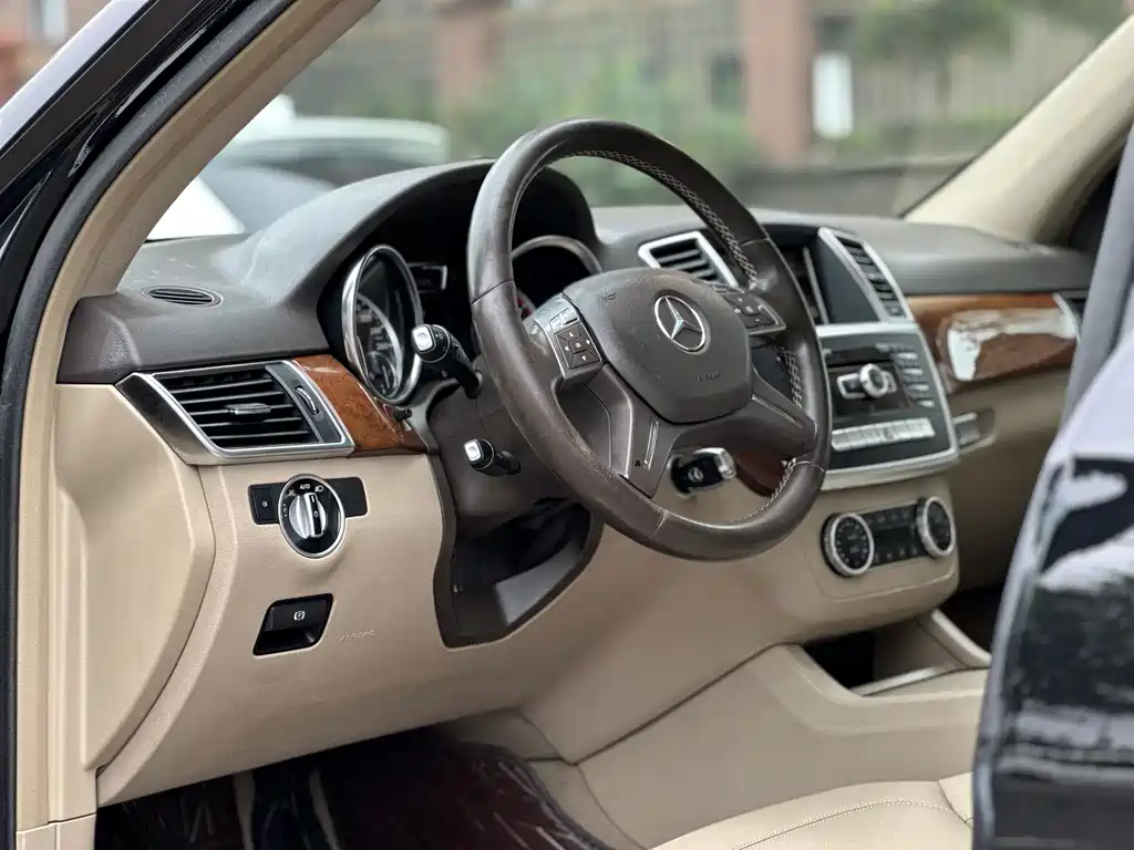 Mercedes-Benz M-Class — миниатюра 30